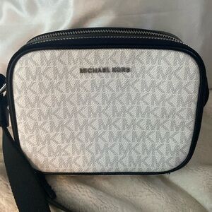 Michael Kors Crossbody